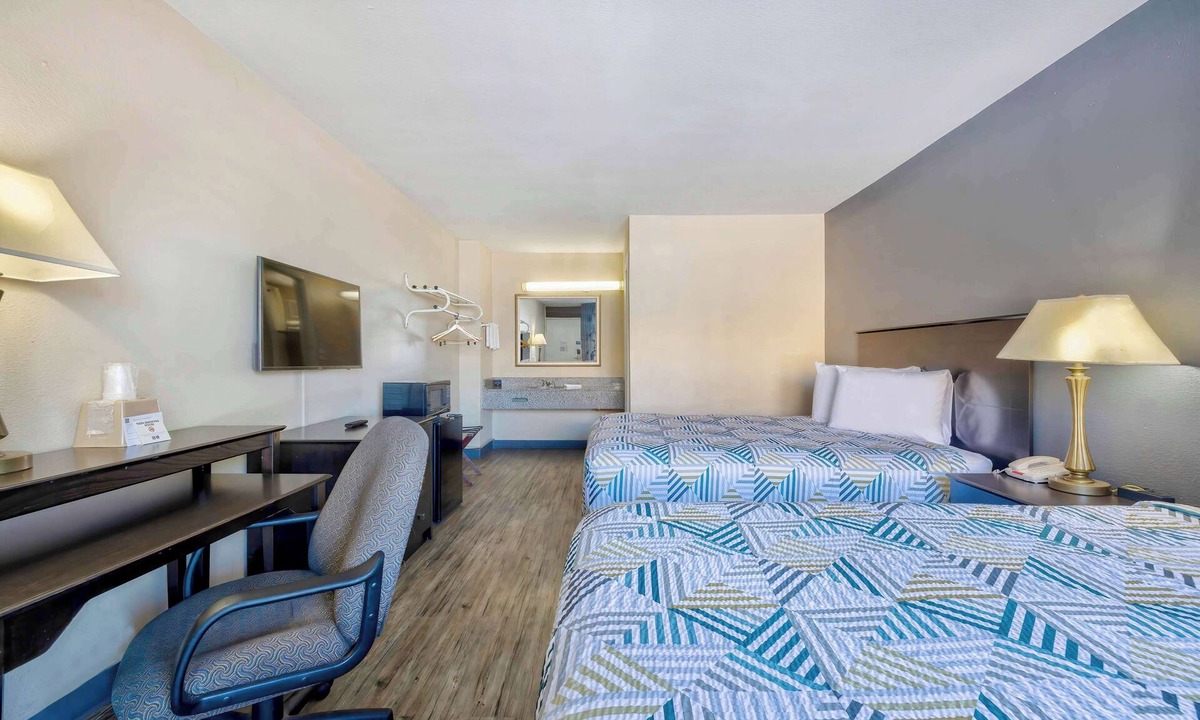 Effingham Hotel | Motel 6 Effingham, IL