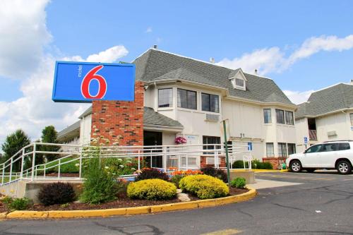 Enfield Hotel | Motel 6-Enfield, CT - Hartford