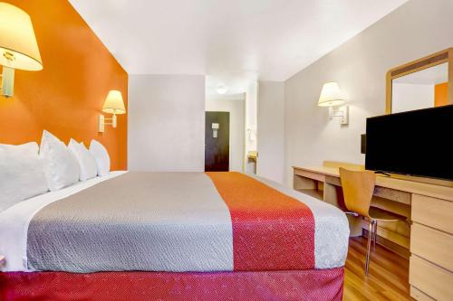 Espanola Hotel | Motel 6-Espanola, NM