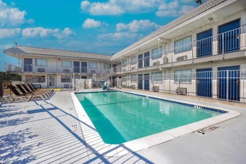 Fort Worth Hotel | Motel 6 Fort Worth, TX East