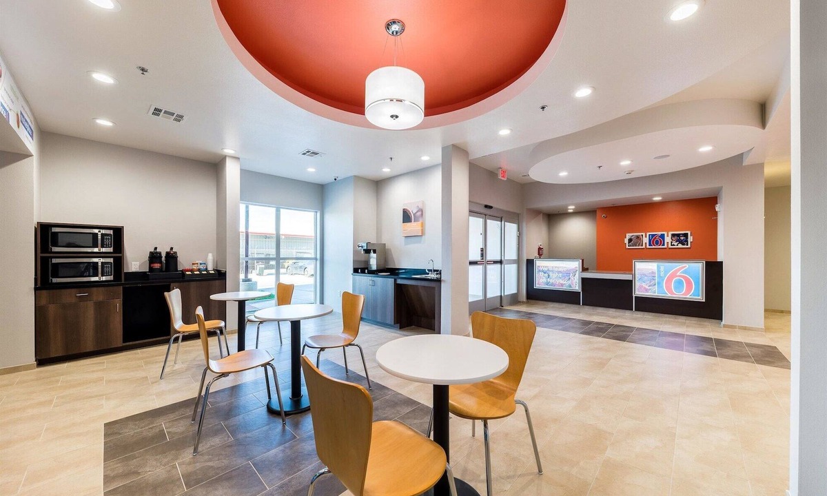 Fossil Creek Hotel | Motel 6 Fort Worth, TX - North - Saginaw