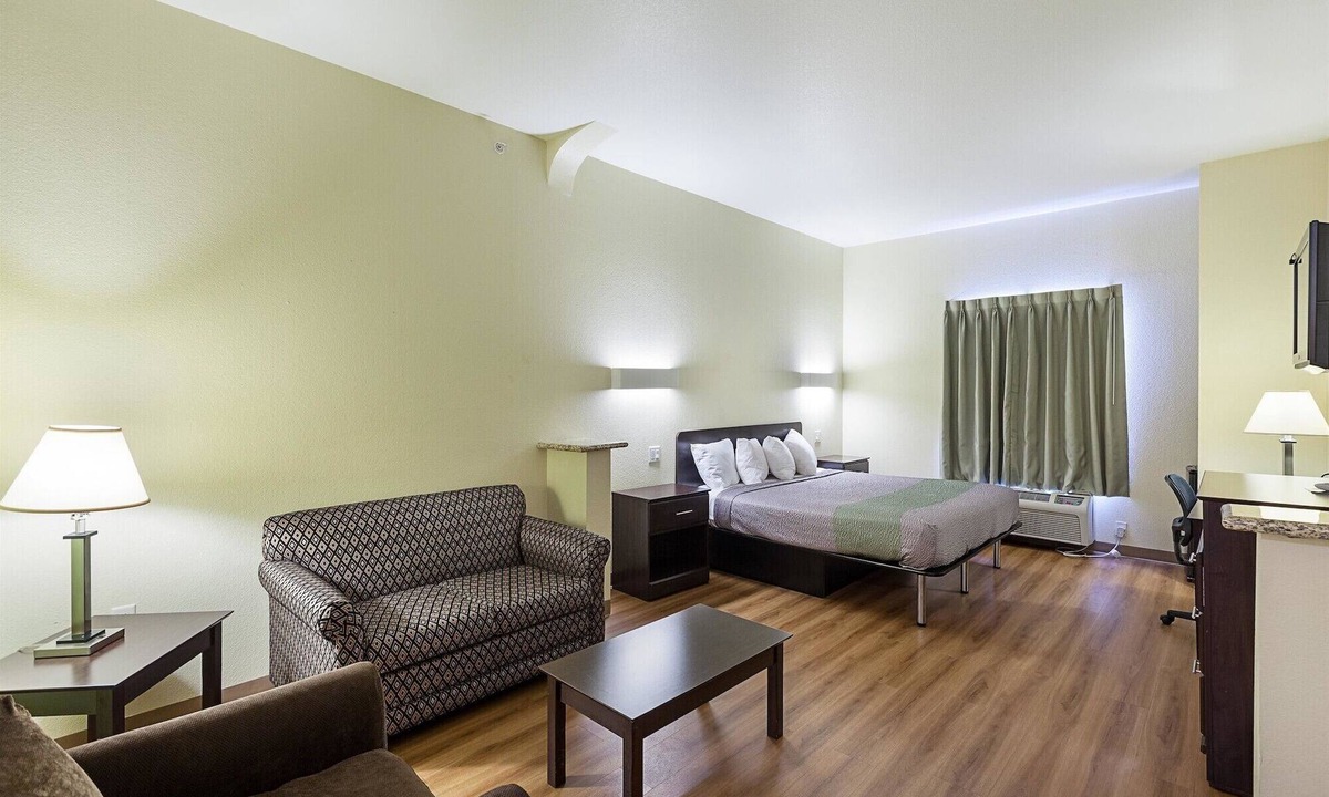Fossil Creek Hotel | Motel 6 Fort Worth, TX