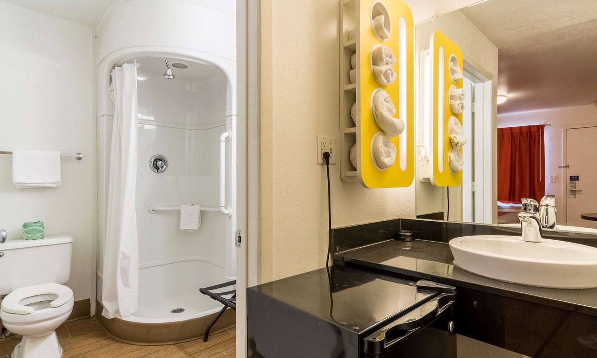 Garland Hotel | Motel 6 Garland, TX - Dallas
