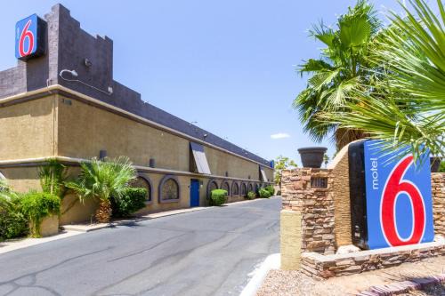 Glendale Hotel | Motel 6 Glendale Phoenix
