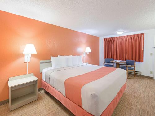 Gold Beach Hotel | Motel 6 Gold Beach