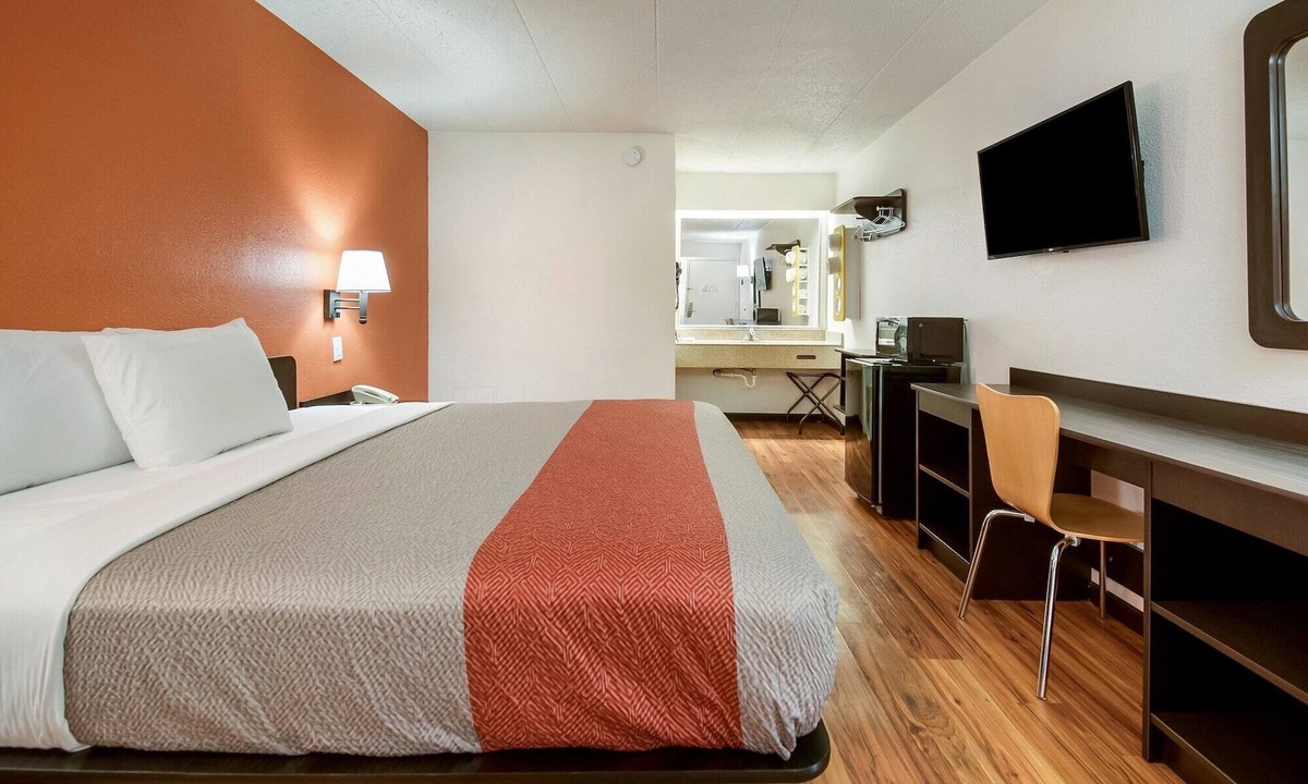 Grove City Hotel | Motel 6 Grove City, OH
