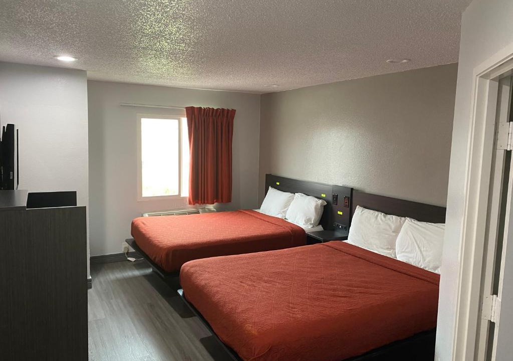 Westchase Hotel | Motel 6 Houston, TX