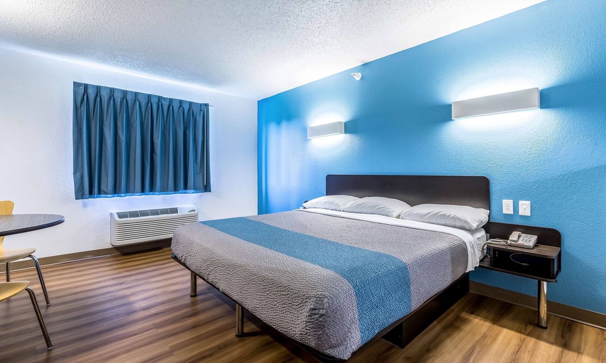 Southport Hotel | Motel 6 Indianapolis, IN - Southport