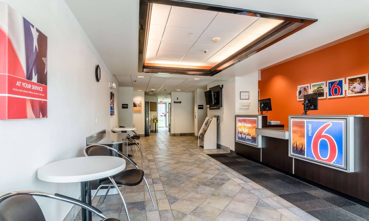 Kearney Hotel | Motel 6 Kearney, NE