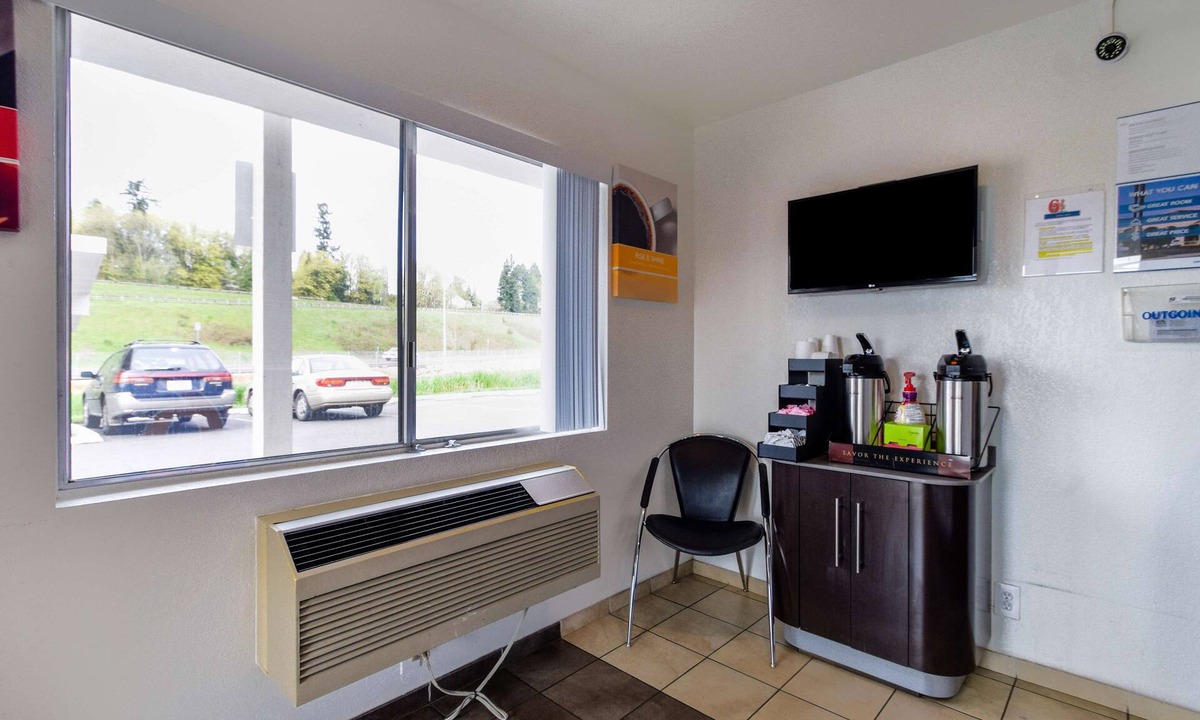 Kelso Hotel | Motel 6 Kelso - Mt. St. Helens