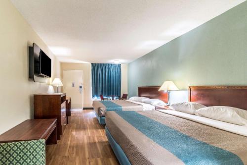 Kenly Hotel | Motel 6-Kenly, NC