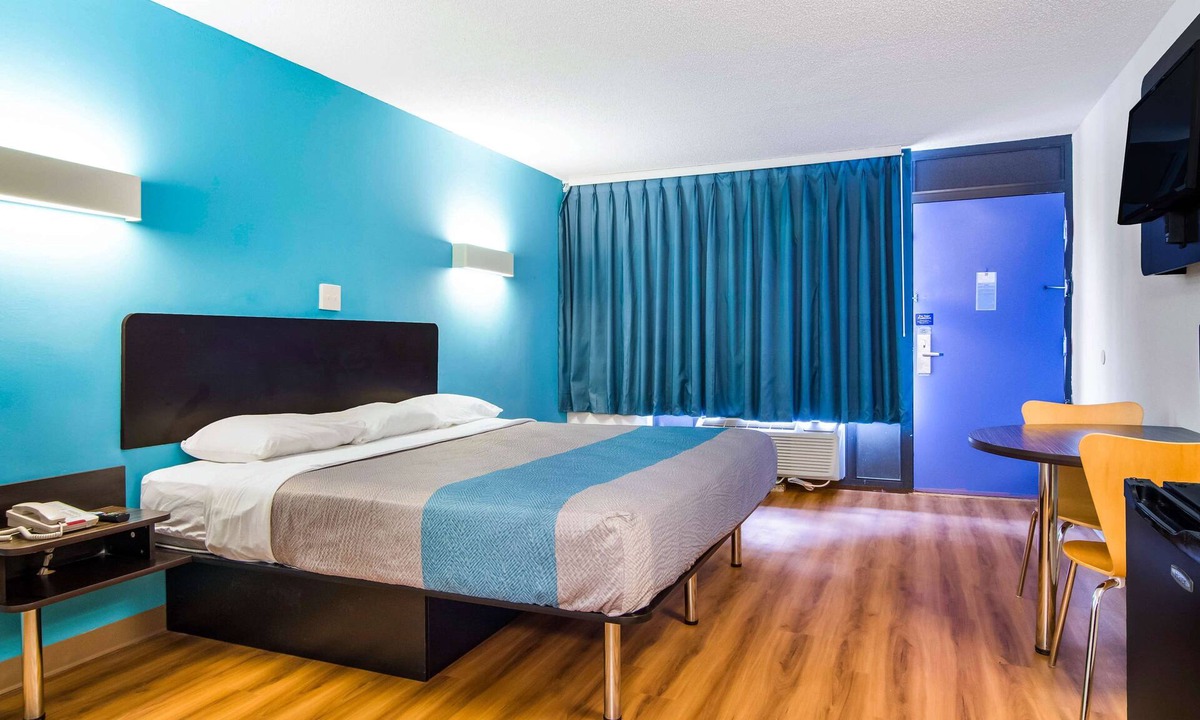 LaGrange Hotel | Motel 6 Lagrange, GA