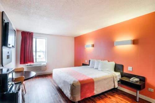 Lansing Hotel | Motel 6-Lansing, IL - Chicago South