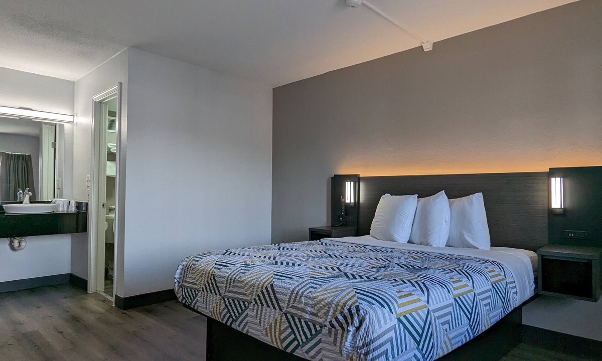 Leominster Hotel | Motel 6 Leominster, MA