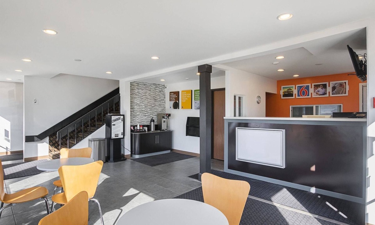 Marshalltown Hotel | Motel 6 Marshalltown, IA