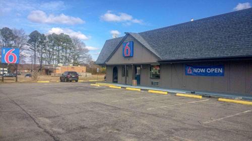 Reservoir Hotel | Motel 6 Newport News, VA – Fort Eustis