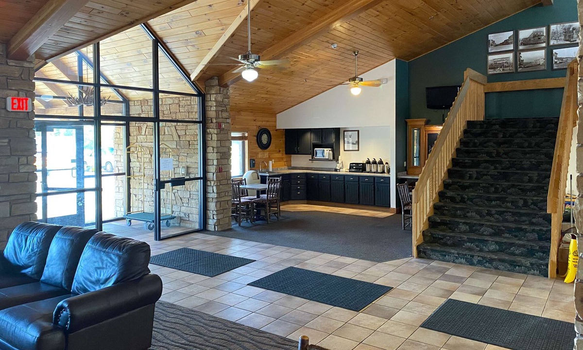 Norway Hotel | Motel 6 Norway, MI