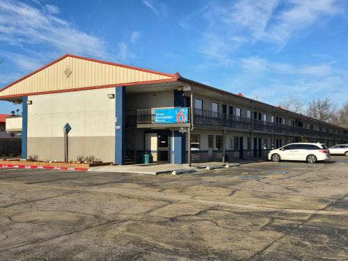 Oklahoma City Hotel | Motel 6 Oklahoma City OK Frontier City