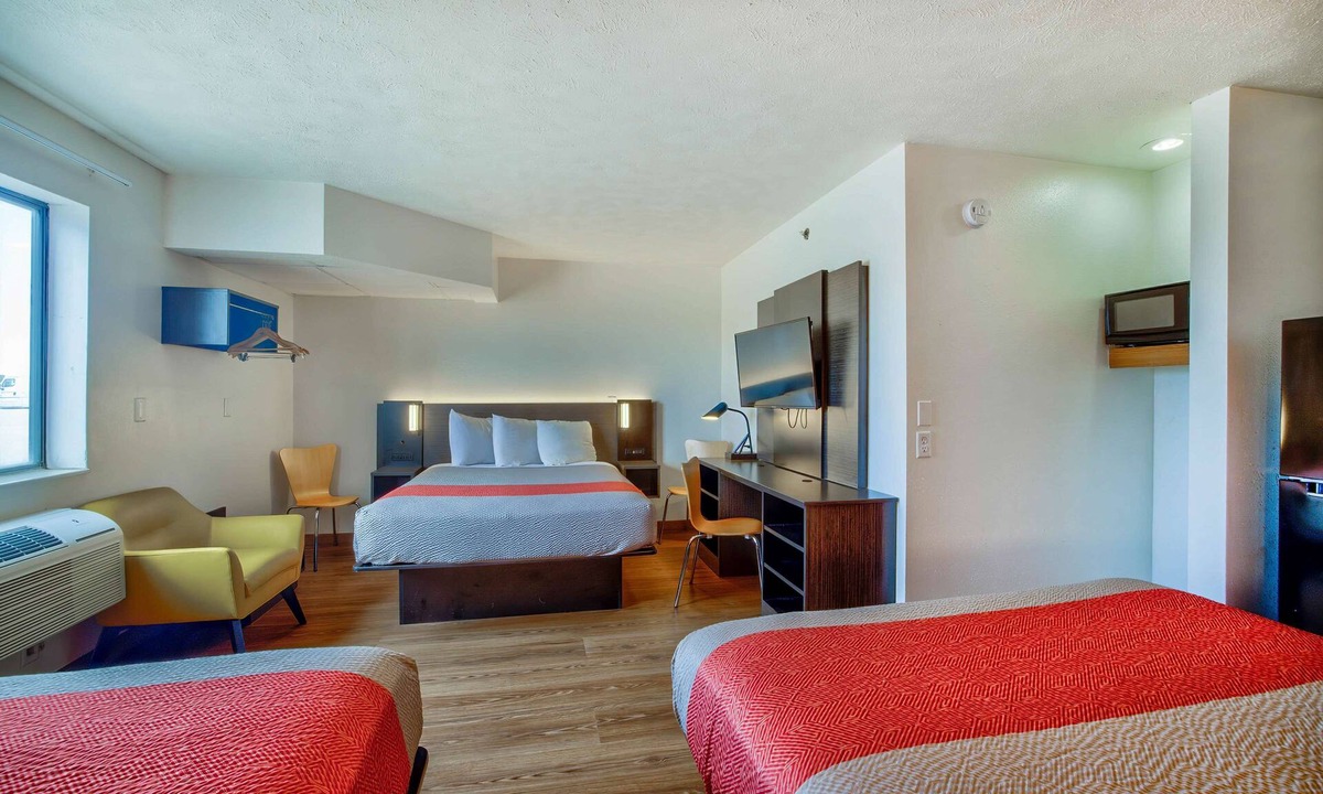 Percival Hotel | Motel 6 Percival, IA