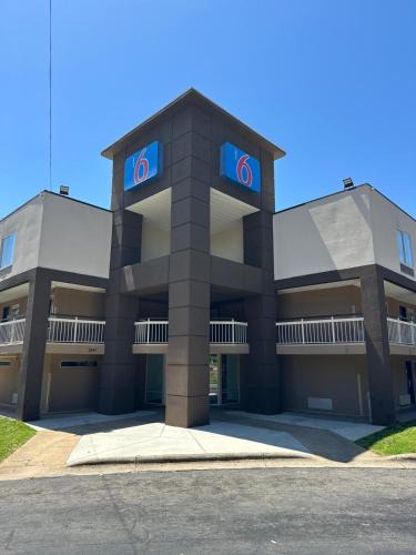 Northeast Raleigh Hotel | Motel 6-Raleigh, NC - North