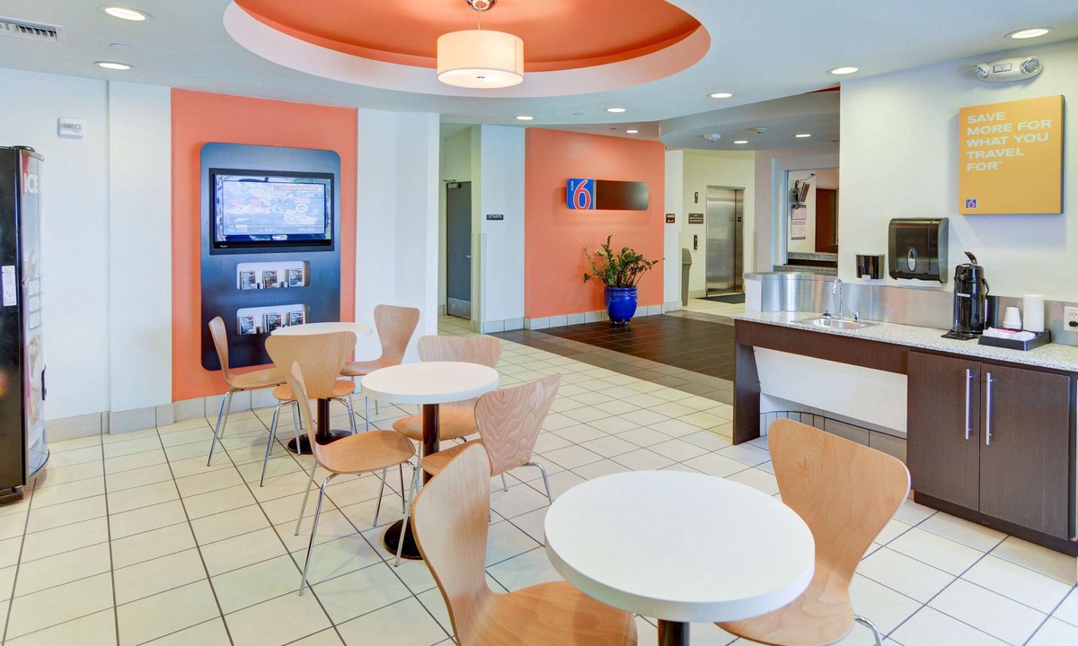 Roanoke Hotel | Motel 6 Roanoke, TX - Northlake - Speedway