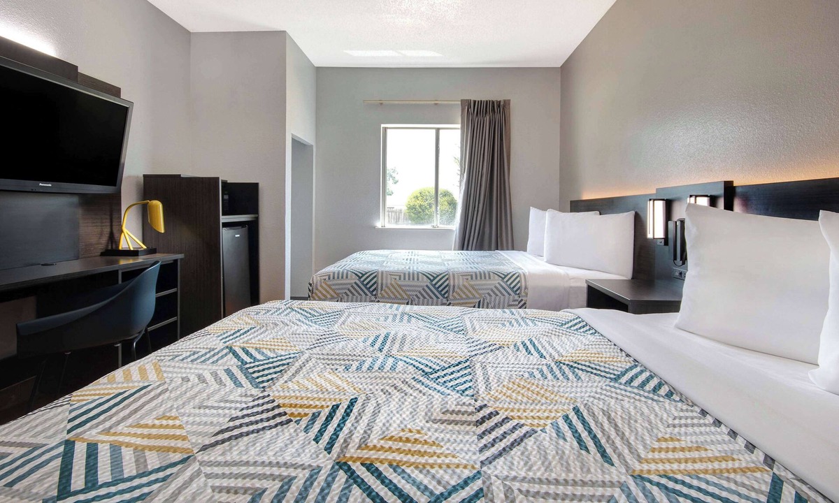Southside Hotel | Motel 6 San Antonio, TX - South