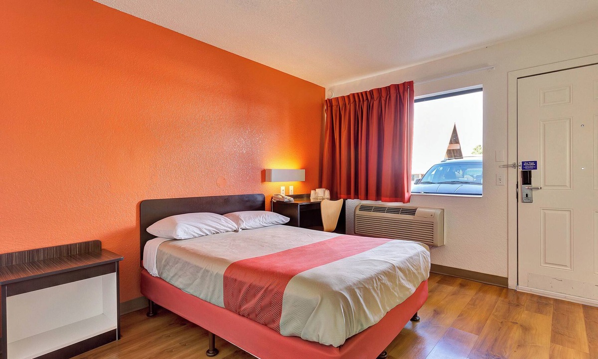 Santa Rosa Hotel | Motel 6 – Santa Rosa, CA - South