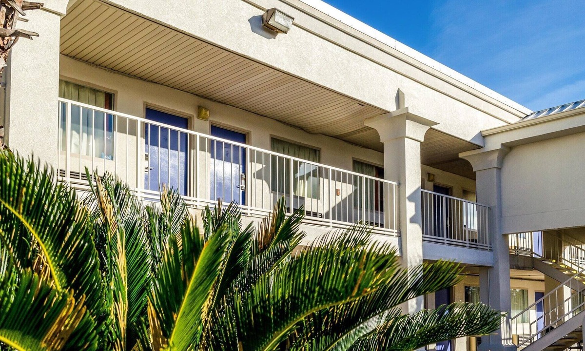 Saraland Hotel | Motel 6 Saraland, AL