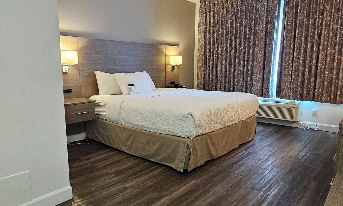 Sault Ste. Marie Hotel | Motel 6 Sault Ste. Marie, ON