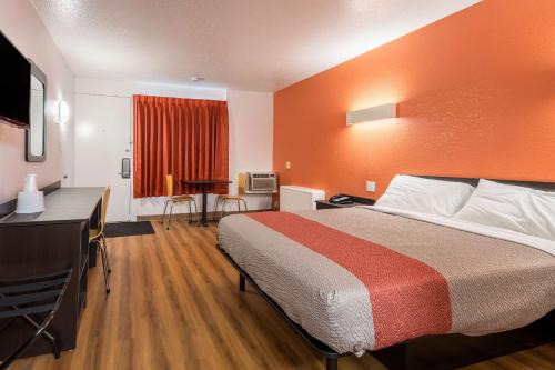 Schenectady Hotel | Motel 6-Schenectady, NY