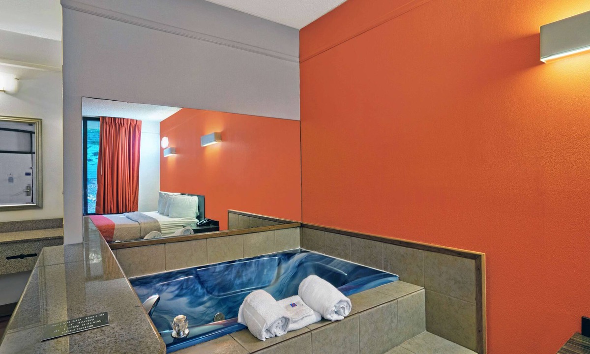 Seaford Hotel | Motel 6 Seaford, DE