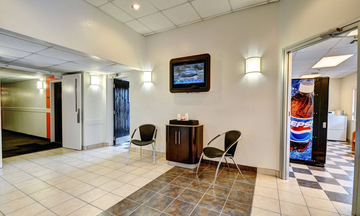 Seekonk Hotel | Motel 6 Seekonk, MA - Providence East