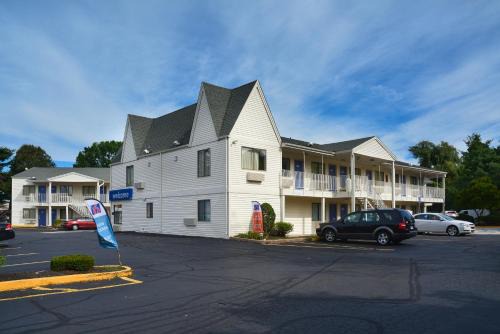 Southington Hotel | Motel 6-Southington, CT - Hartford