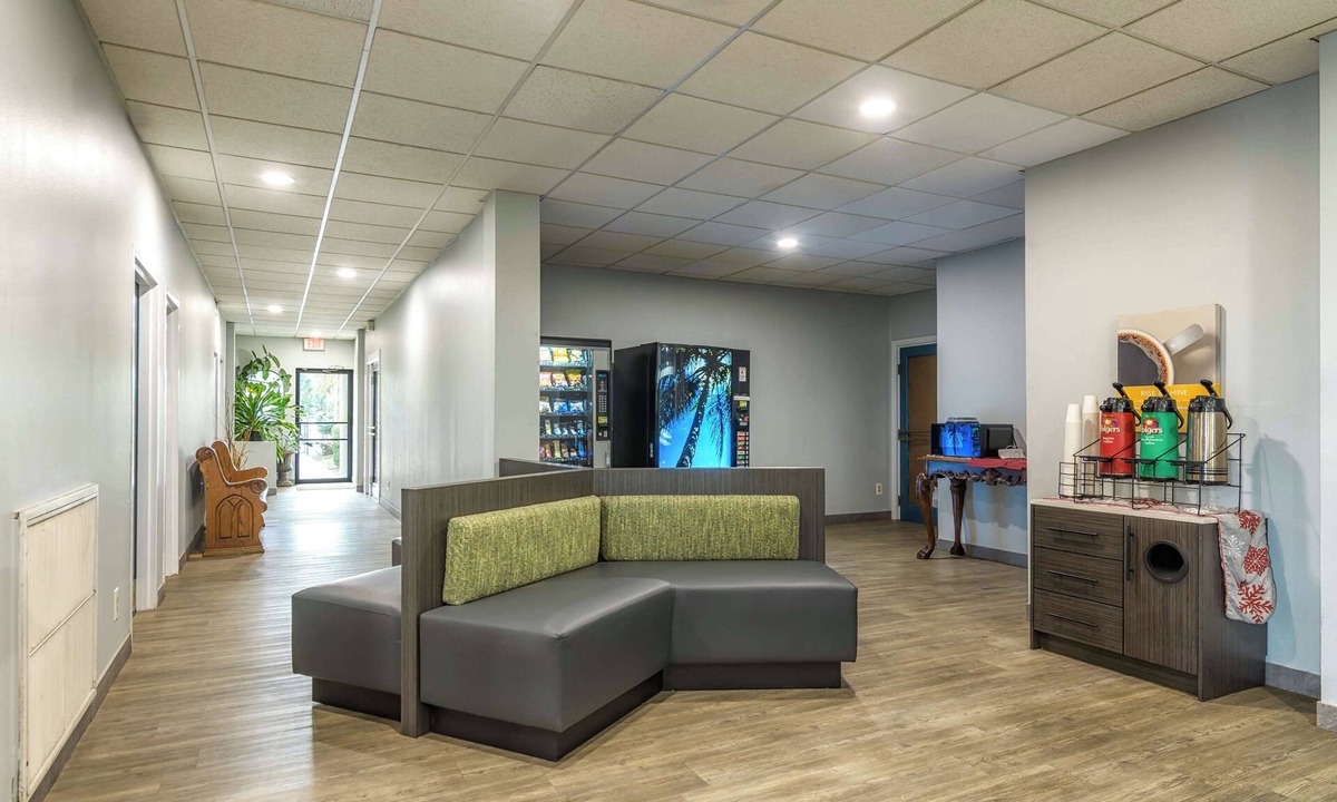 Weeki Wachee Hotel | Motel 6 Spring Hill, FL - Weeki Wachee
