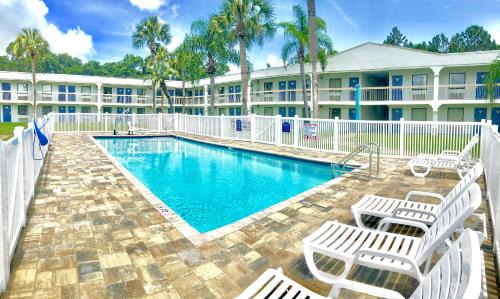 Starke Hotel | Motel 6-Starke, FL