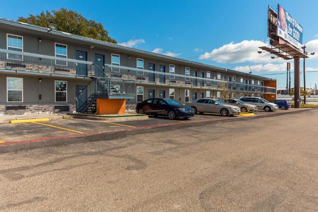 Temple Hotel | Motel 6-Temple, TX