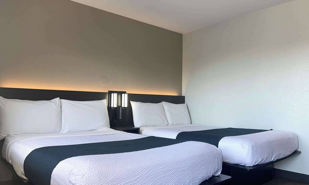 Tulare Hotel | Motel 6 Tulare, CA