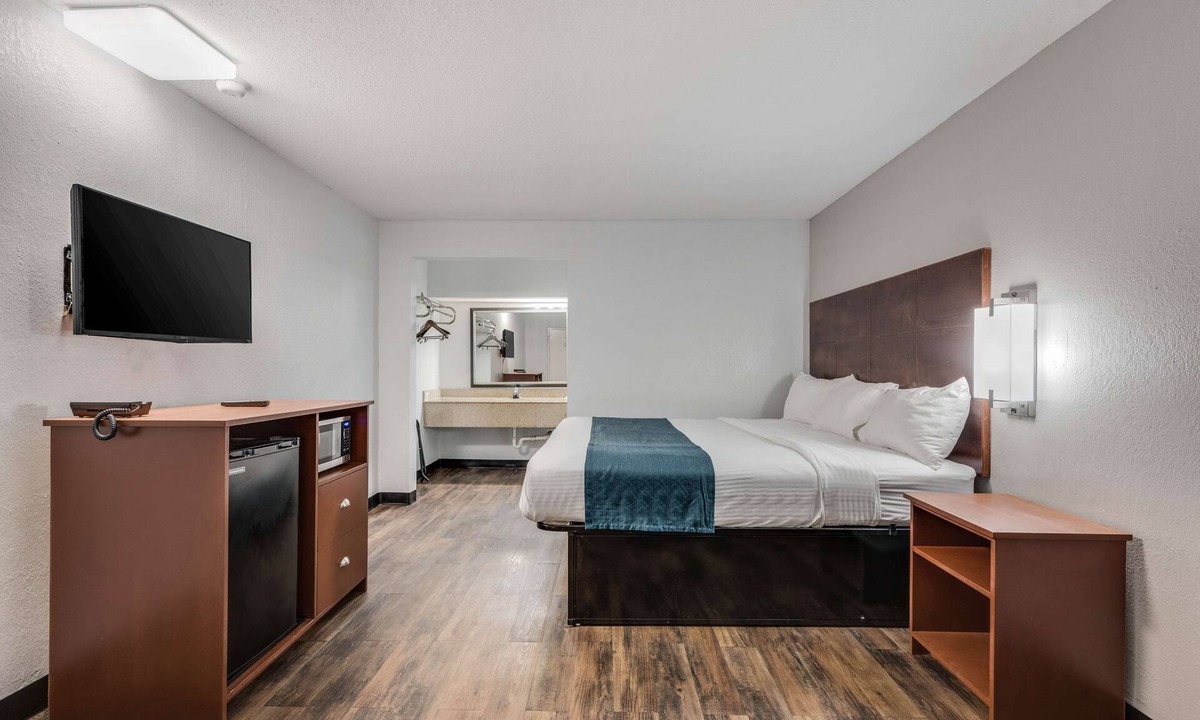 Tupelo Hotel | Motel 6 Tupelo, MS - Downtown