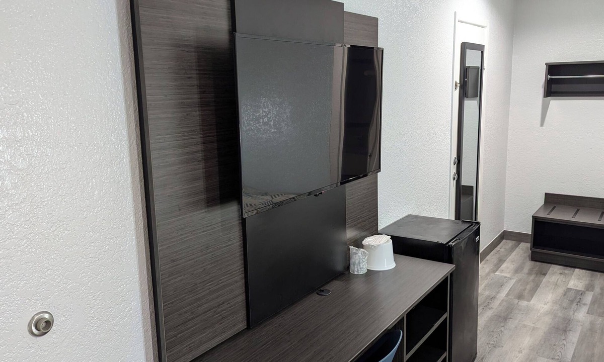 Victoria Hotel | Motel 6 Victoria, TX