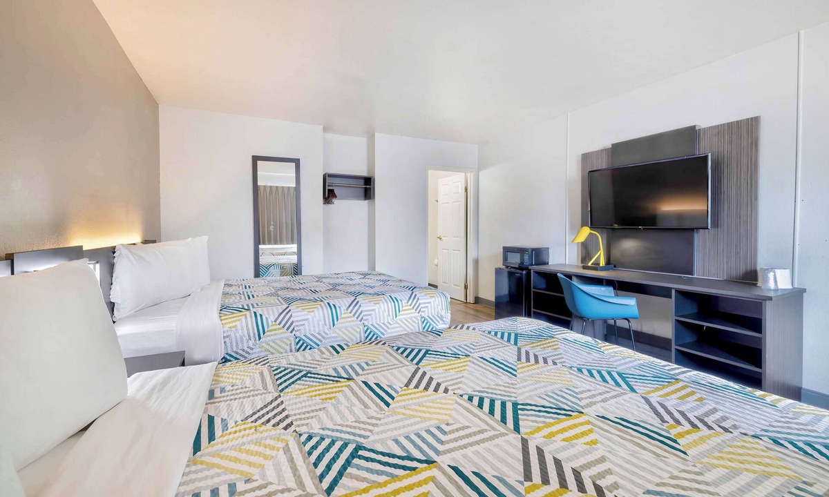 Villa Park Hotel | Motel 6 Villa Park, IL - Chicago West