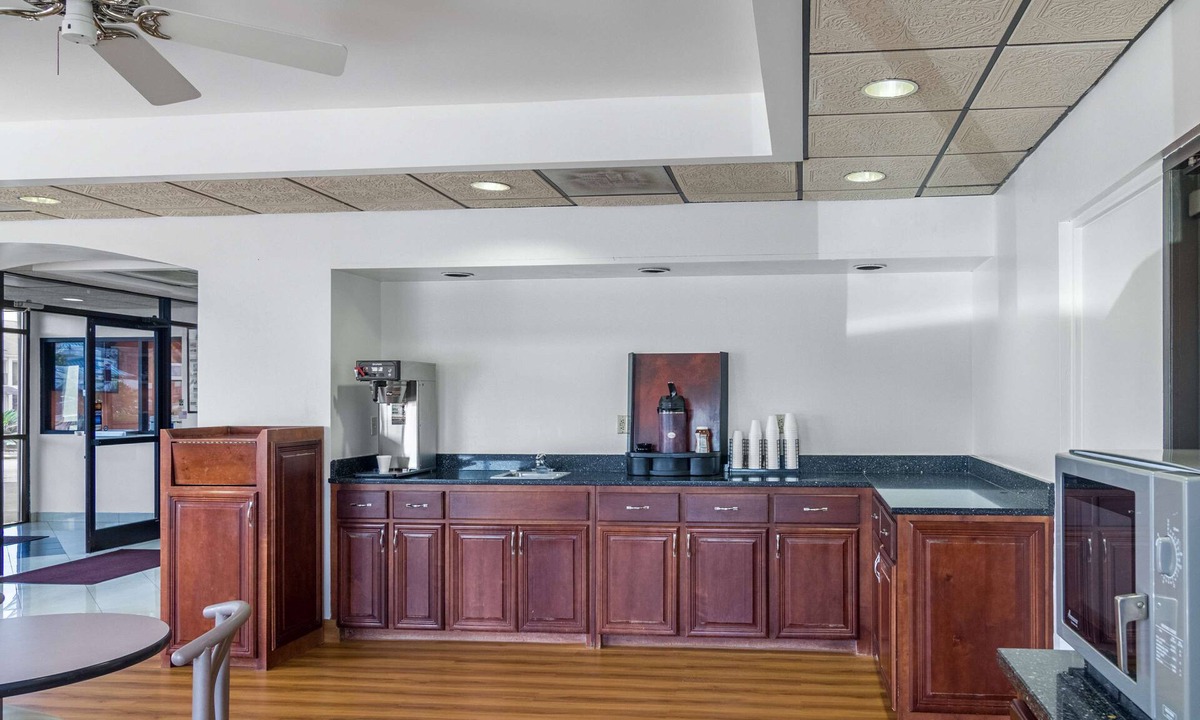 Waycross Hotel | Motel 6 Waycross GA
