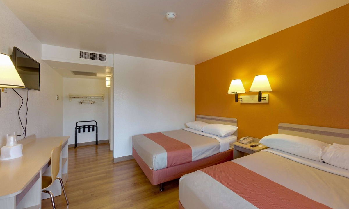 Weed Hotel | Motel 6 Weed - Mount Shasta