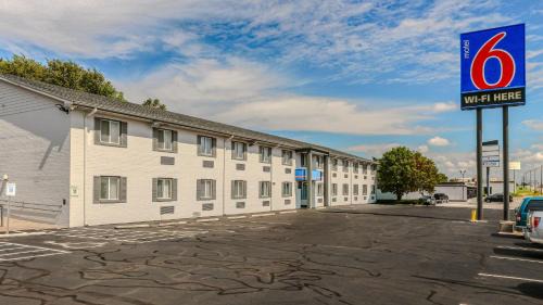 Wichita Hotel | Motel 6-Wichita, KS