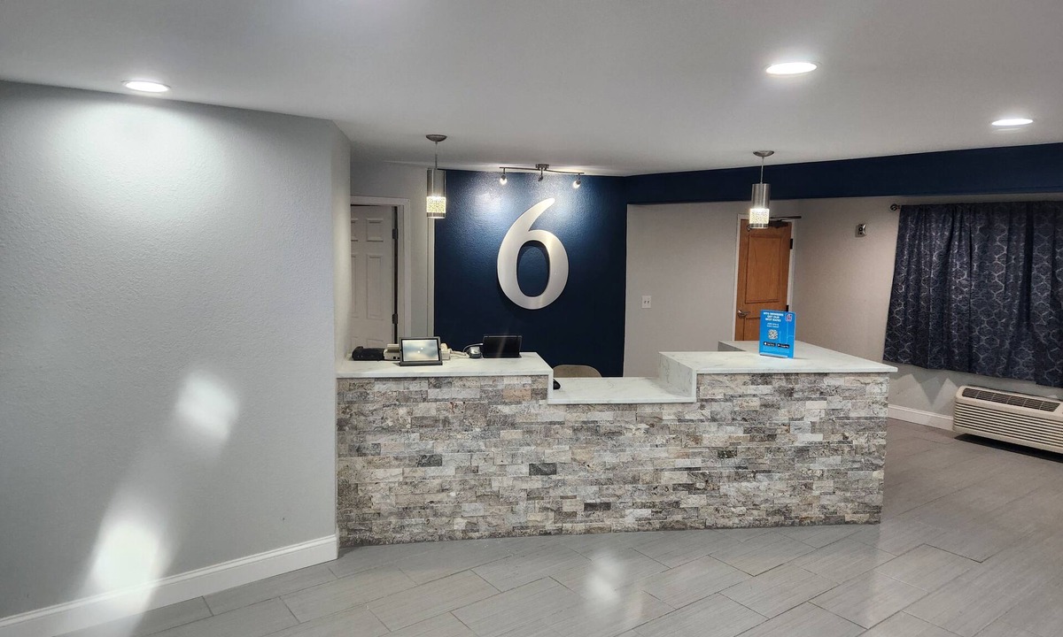 Williamstown Hotel | Motel 6 Williamstown, WV