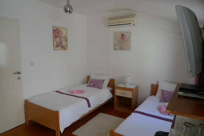 Cove Tri Zala (Zrnovo) House | Motel ∙ 8 guests