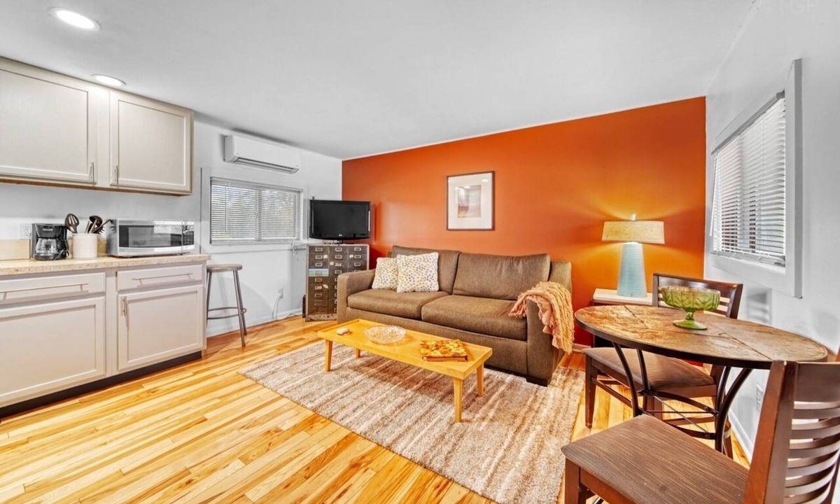 Fennville Apartment | Motel Apartment C