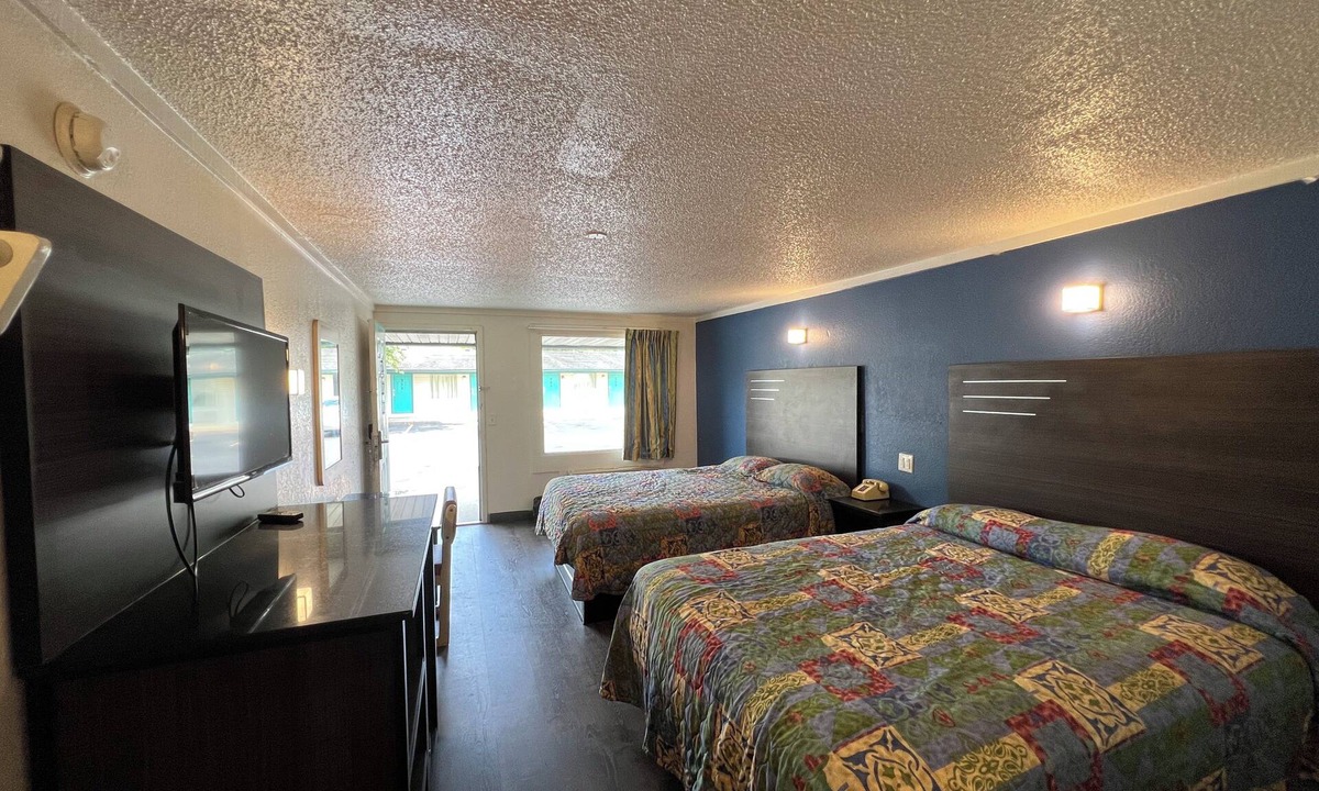 Latonia Hotel | Motel Beechmont