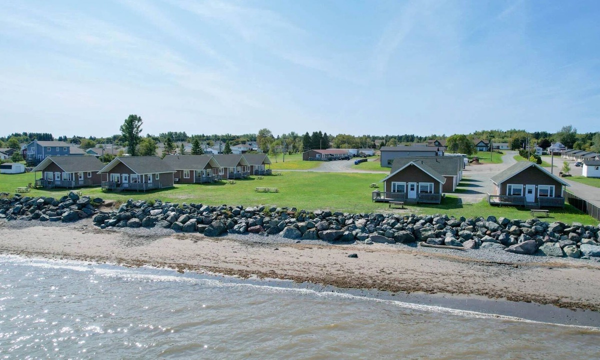 Petit-Rocher Ski Chalet | Motel & Chalets l'Acadien sur mer