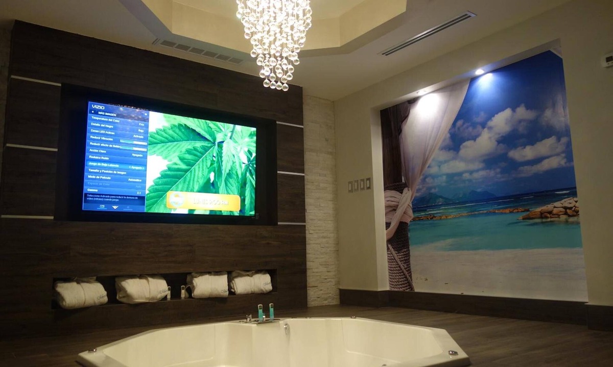 Calafia Hotel | Motel Marche