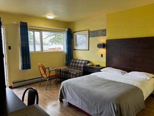 Saint-Hubert Hotel | Motel R-100